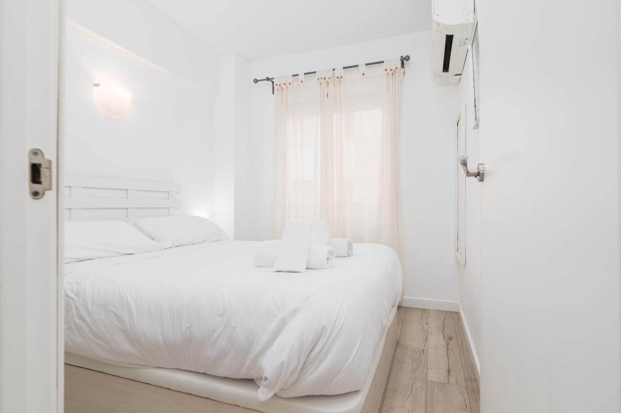 Suite Homes Malagueta Beach Малага Екстериор снимка